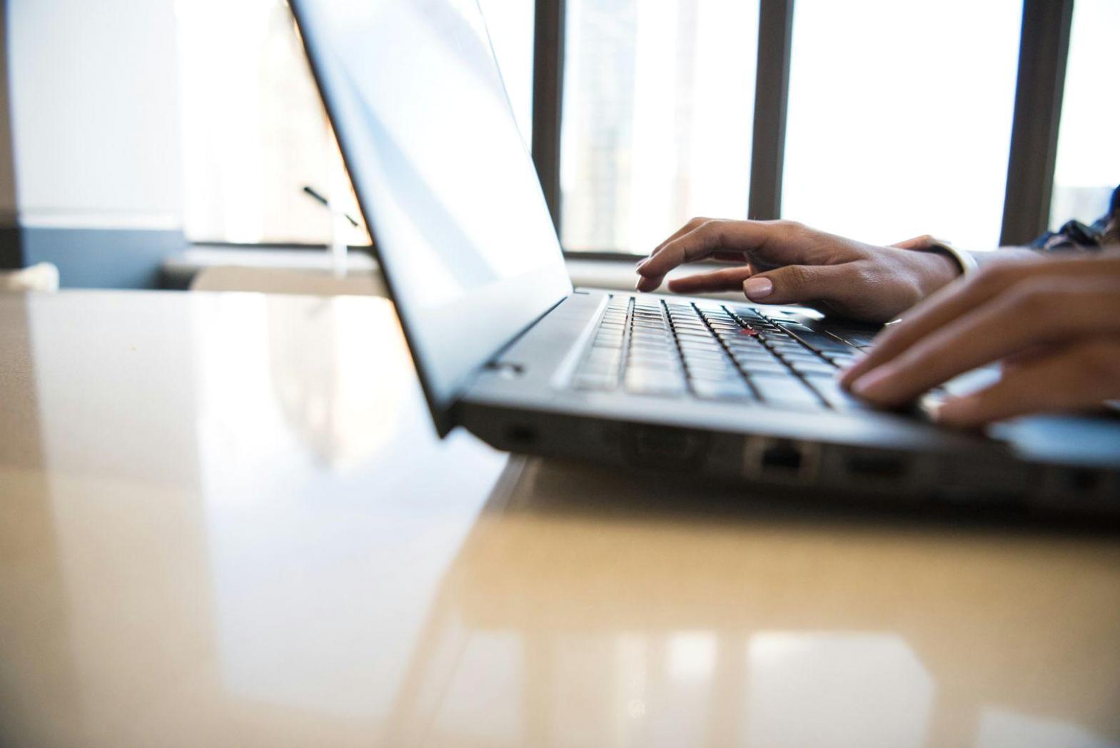 Financial education workshop focused on corporate culture integration